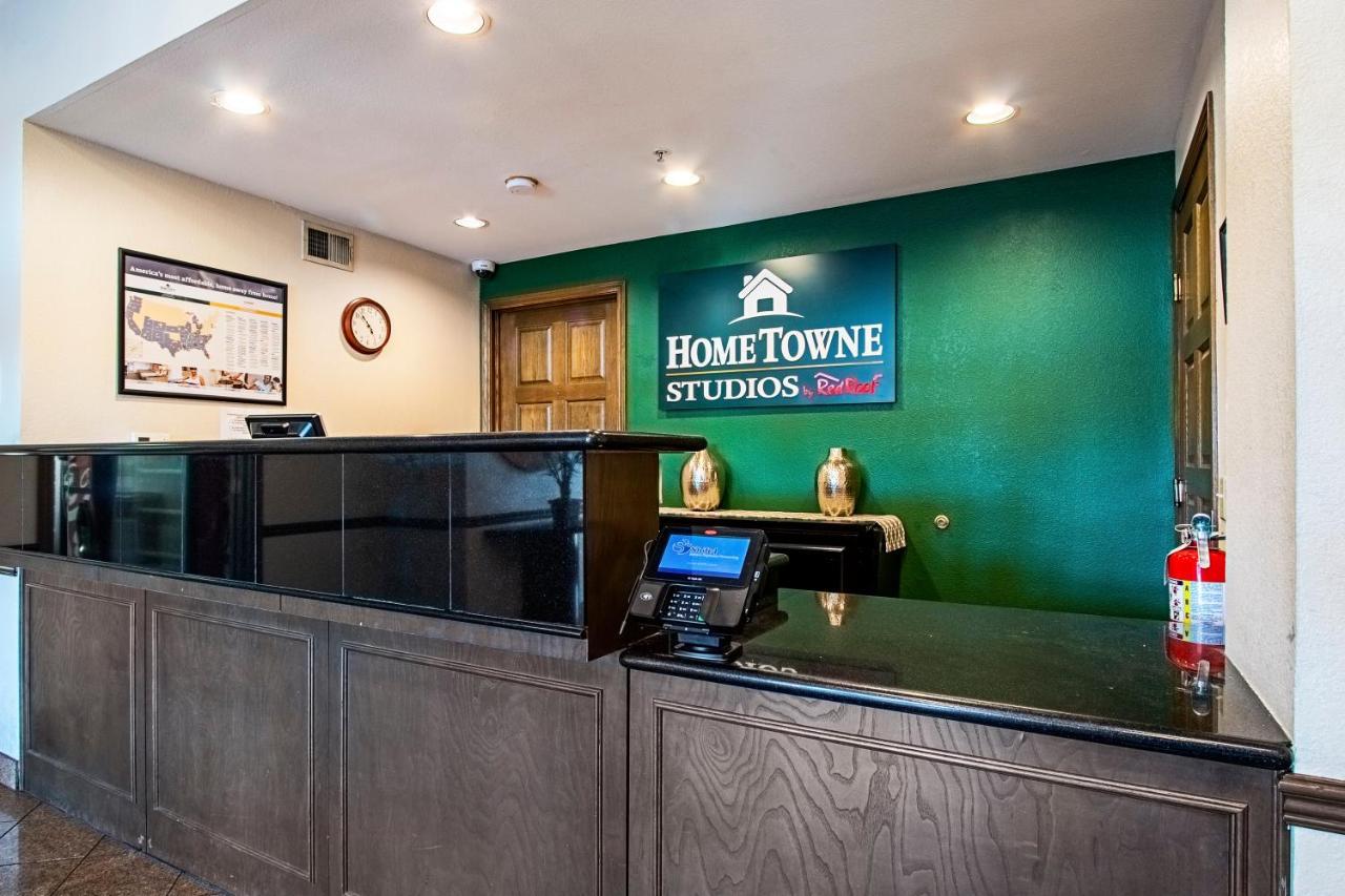 Hometowne Studios By Red Roof Phoenix - Black Canyon Highway Exterior photo